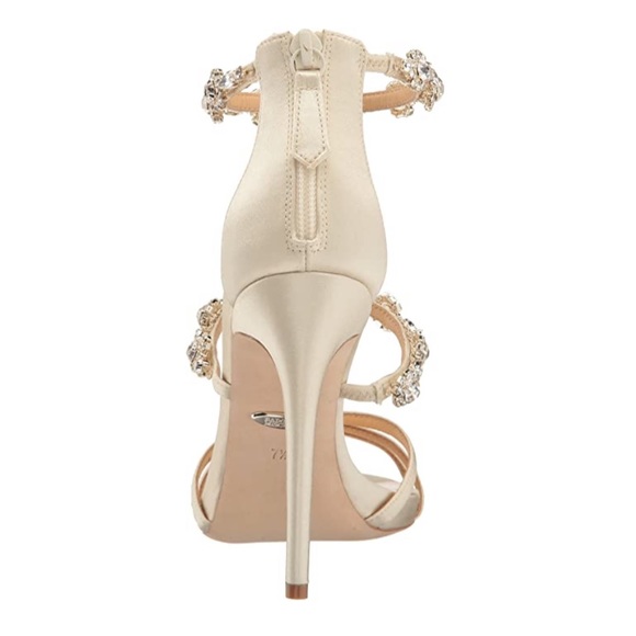 Badgley Mischka Jewel Heels - Picture 2 of 6